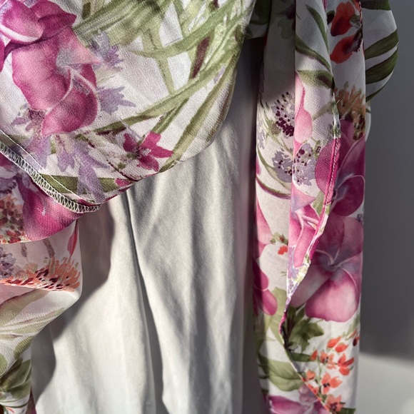 Gabby Skye Floral Print Dress - Picture 7 of 10